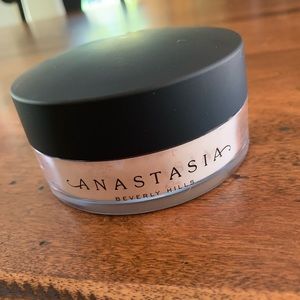 Anastasia Beverly Hills Loose Setting Powder